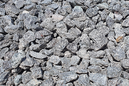 Bruchsteinmauerwerk – Gneis / silber-grau